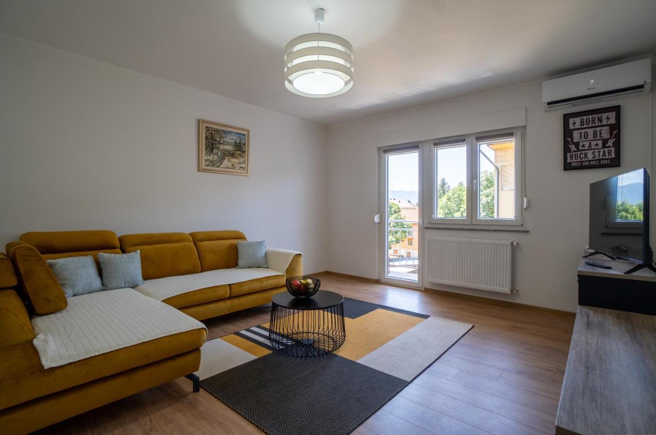 Apartman Josip Gospic Ngoại thất bức ảnh